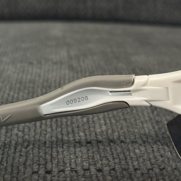 Oakley Radar EV PRIZM Polarized OO9208 White-Gray Frame - Picture 8 of 8